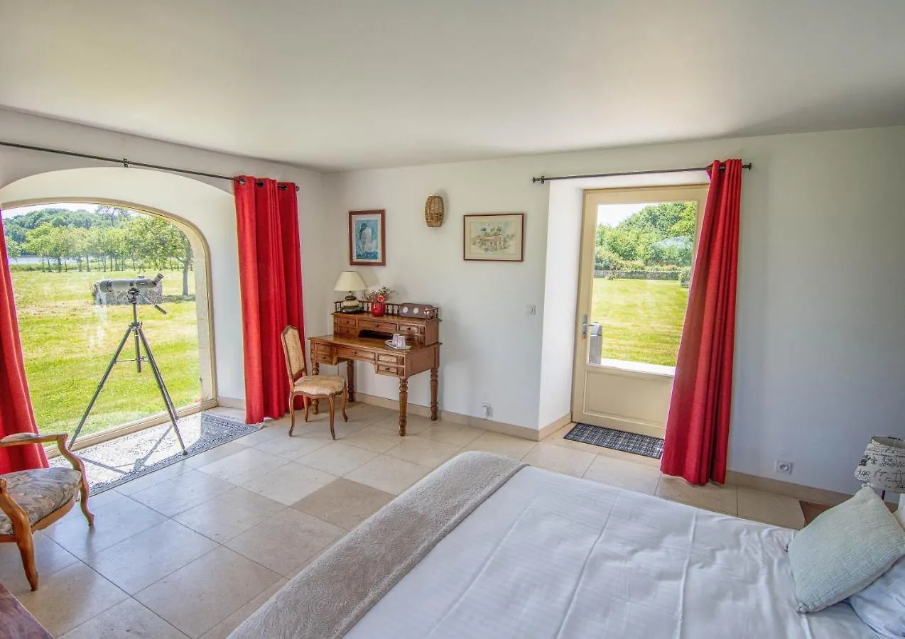 Domaine De Kerbillec Bed & Breakfast Theix