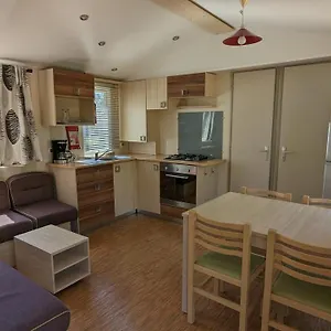 https://lubea-camping.fr-provencehotel.com