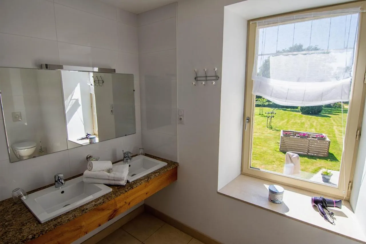 Domaine De Kerbillec Bed and Breakfast Theix 3*,