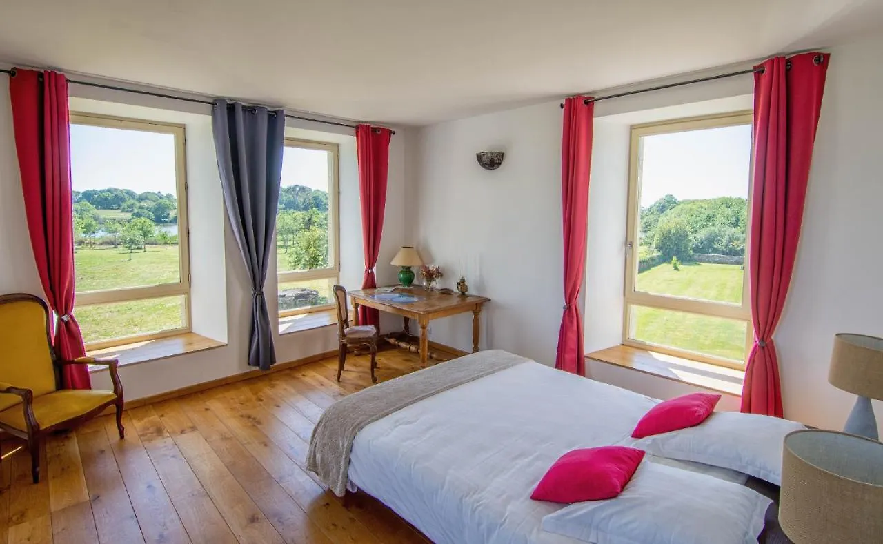 Domaine De Kerbillec Bed and Breakfast Theix